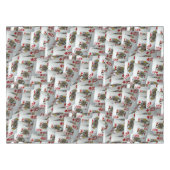 "Queen's Gambit: Scattered Pairs of Pocket Queens" Tischdecke (Vorderseite (Horizontal))