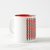 Queens Guard Soldiers Pattern Zweifarbige Tasse (Vorderseite Links)