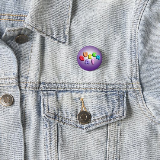 Queer AF 3D-Regenbogenknopf Button (Beispiel)