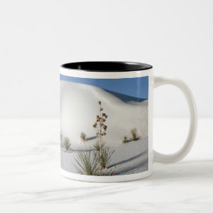 Querliegende Dünen und Seifenbaum-Yucca Zweifarbige Tasse