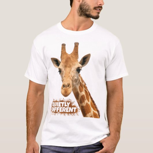 Quietly Different Giraffe - Giraffe Art T-Shirt (Vorderseite)