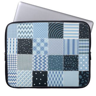 Quilt-Design, geometrisches Patchwork, Blautöne. Laptopschutzhülle