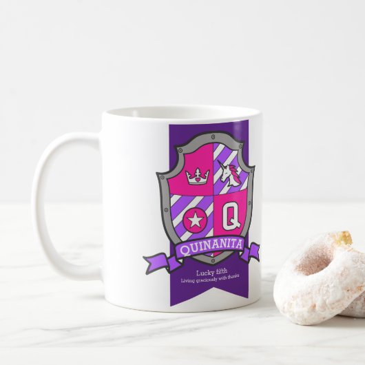 Quinanita Buchstabe Q Wappen Rosa Einhornname bede Kaffeetasse (Mit Donut)