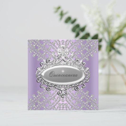 Quinceanera 15. Party Lilac Lila White Diamond Einladung (Stehend Vorderseite)