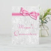 Quinceañera Birthday Damask und Pink Imitats Bow Einladung (Stehend Vorderseite)