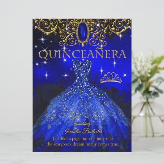 Quinceanera Birthday Royal Blue Feather Tiara Gold Einladung (Stehend Vorderseite)