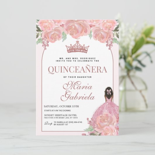 Quinceanera Bloral Blush Pink Mis Quince Anos Einladung (Stehend Vorderseite)