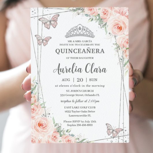 Quinceanera Blush Pink Floral Silberschmetterlinge Einladung