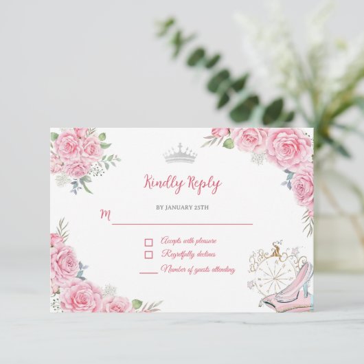 Quinceanera Blush Pink Floral Silver Crown RSVP Karte (Stehend Vorderseite)