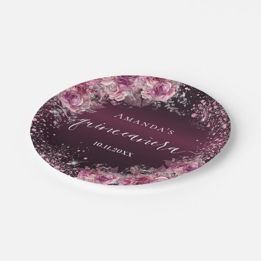 Quinceanera burgundy rosa Glitzer Blumenname Pappteller (Schrägansicht)