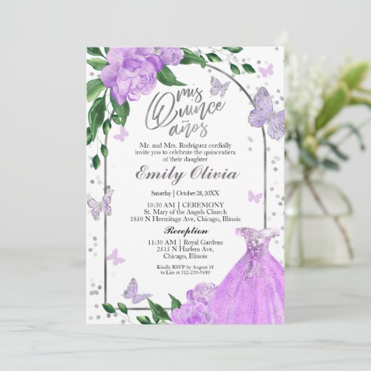 Quinceanera Butterflys Lavender Gown Einladung (Stehend Vorderseite)