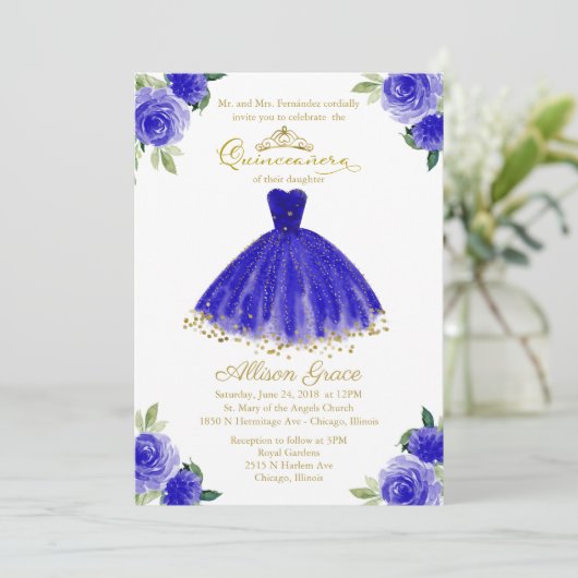 Quinceanera Einladung Gold Foil Royal Blue Gown (Stehend Vorderseite)