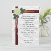 Quinceanera Einladung Weiße Rose und rote Schleife (Stehend Vorderseite)