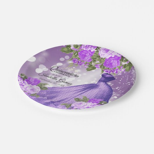 Quinceañera Lila Gourmet und Blume Pappteller (Schrägansicht)