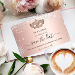 Quinceanera Maskerin Rose Goldmaske Save The Date<br><div class="desc">Eine Save the Date Karte für ein Quinceañera,  15. Geburtstag Maskerade Party. Eine Rose goldfarbener Hintergrund mit Imitaten verziert silbernen Glitzer Staub und eine Maskerade Maske. Personalisieren und fügen Sie Datum und Name/Alter hinzu. Der Text: Save the Date wird mit einem großen angesagten,  handgeschriebenen Stilskript mit Swashes geschrieben.</div>