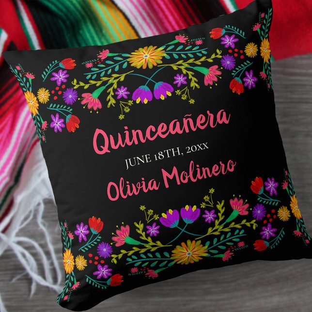 Quinceanera Mexican Fiesta Blume Black Kissen (Von Creator hochgeladen)