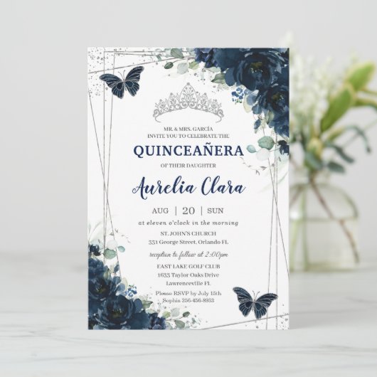 Quinceañera Navy Blue Floral Butterfisch Silver Einladung (Stehend Vorderseite)