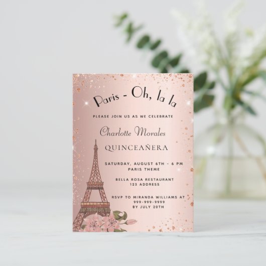 Quinceanera Paris Eiffel Turm Rose Gold Glitzer Einladungspostkarte (Stehend Vorderseite)