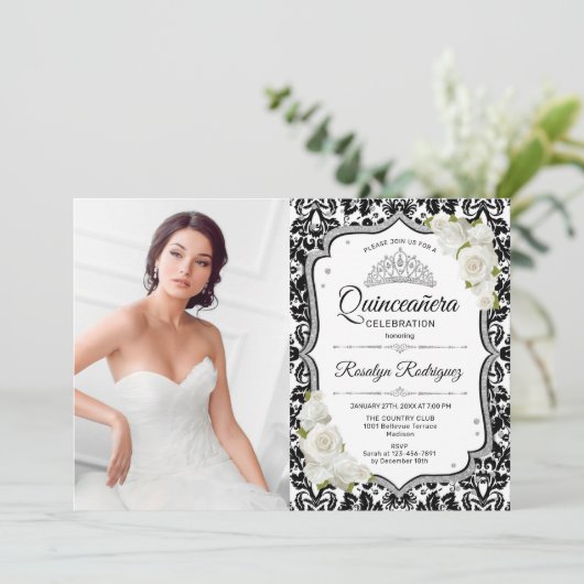 Quinceanera Party mit Foto - Silber Schwarz-weiß Einladung (Stehend Vorderseite)