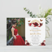 Quinceañera Red Blush Floral Butterfells Krone Einladung (Stehend Vorderseite)