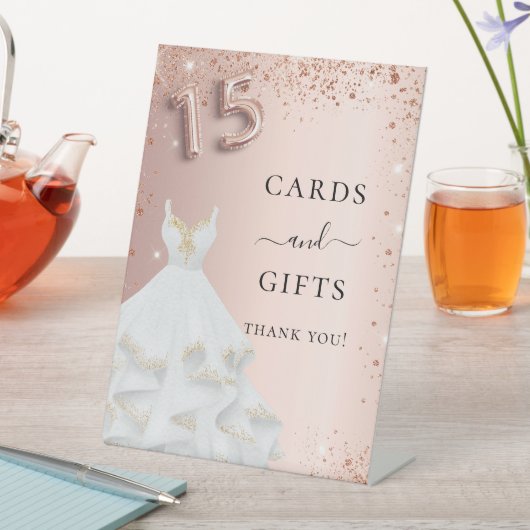 Quinceanera Rose Gold Glitzer Kleidung Karten Gesc Sockelschild (In Situ)