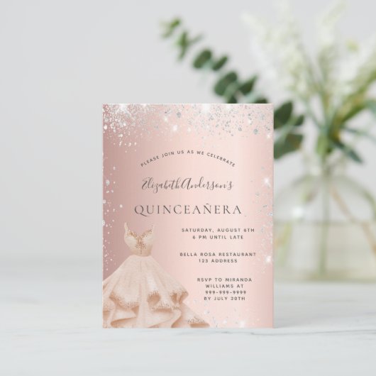 Quinceanera Rose Gold silber Glitzer Staub Kleid Einladungspostkarte (Stehend Vorderseite)