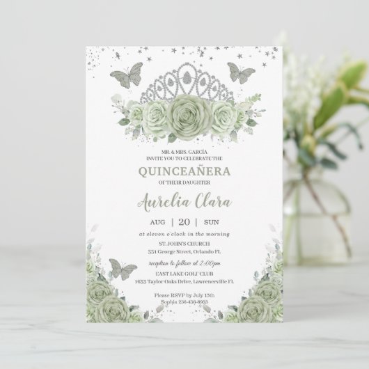 Quinceañera Sage Green Floral Rose Silver Crown Einladung (Stehend Vorderseite)
