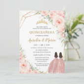 Quinceañera Soft Blush Rose Blume Twins Einladung (Stehend Vorderseite)