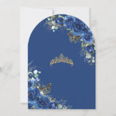 Quinceañera Sweet 16 Royal Blue Floral Arch Einladung (Rückseite)
