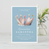 Quinceñera 16 Royal Blue Floral Gold Crown Einladung (Stehend Vorderseite)