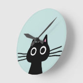 Quirky Black Kitty Cat mit Long Whiskers Runde Wanduhr (Winkel)