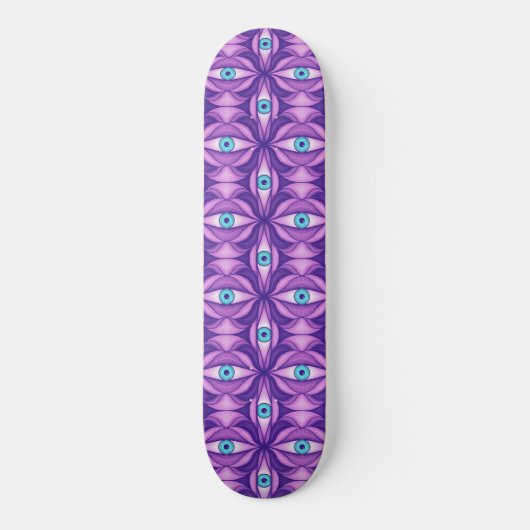 Quirky blaue Augen im mystischen Lila Muster Skateboard (Vorderseite)