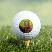 Quirky-Charme eines Orangutan-Babys Golfball (Insitu T-Shirt)