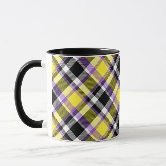 Quirky Eclectic Boho Nonbinary Karo-Stolz-Flagge Tasse (Links)