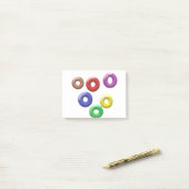 Quirky-gepunktete Donuts Post-it Klebezettel (Auf Schreibtisch)