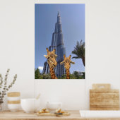 Quirky Giraffen bei Burj Khalifa Wall Art Poster (Küche)