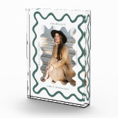 Quirky Green Wavy Line Graduate Keepake Fotoblock (Rechts)