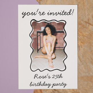 Quirky Hand Drawing Wavy Border Foto Geburtstagspa Einladung