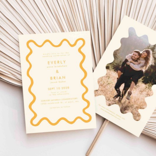 Quirky Hand Drawn Line Gelbe Hochzeit Einladung