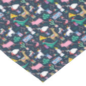 Quirky Holiday Animations and Icons Muster Tischdecke (Schrägansicht)