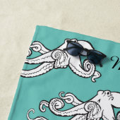 Quirky Octopus Sketches Muster Aquamarin Mit Monog Strandtuch (Beispiel)