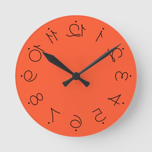 Quirky Orange With Flipped Twisted Numbers Runde Wanduhr (Vorderseite)
