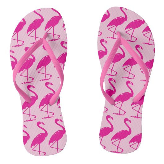 Quirky Pink Flamingos Muster in Pink Badesandalen (Fußbett)