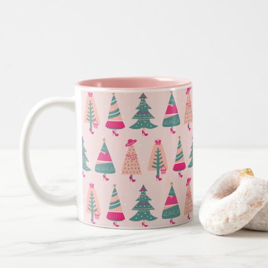 Quirky Pink Girly Feminine Weihnachtsbaumen Zweifarbige Tasse (Mit Donut)