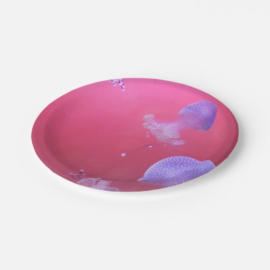 Quirky-Qualle im rosa Wasser Pappteller (Schrägansicht)