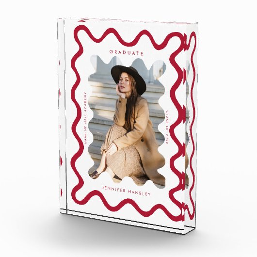 Quirky Red Wavy Line Graduate Keepake Fotoblock (Rechts)