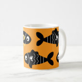 Quirky Seamless Black Fish Pattern mit Gelb Kaffeetasse (VorderseiteRechts)