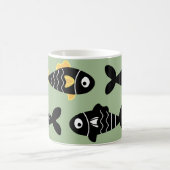 Quirky Seamless Black Fish Pattern mit Gelb Kaffeetasse (Mittel)