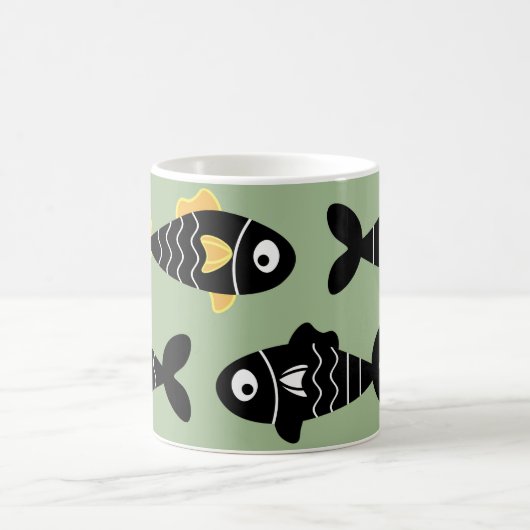Quirky Seamless Black Fish Pattern mit Gelb Kaffeetasse (Mittel)