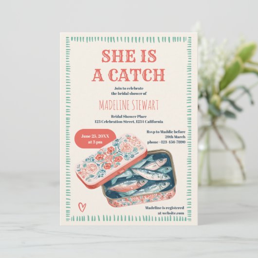 Quirky She Is A Catch Sardine Social Bridal Shower Einladung (Stehend Vorderseite)